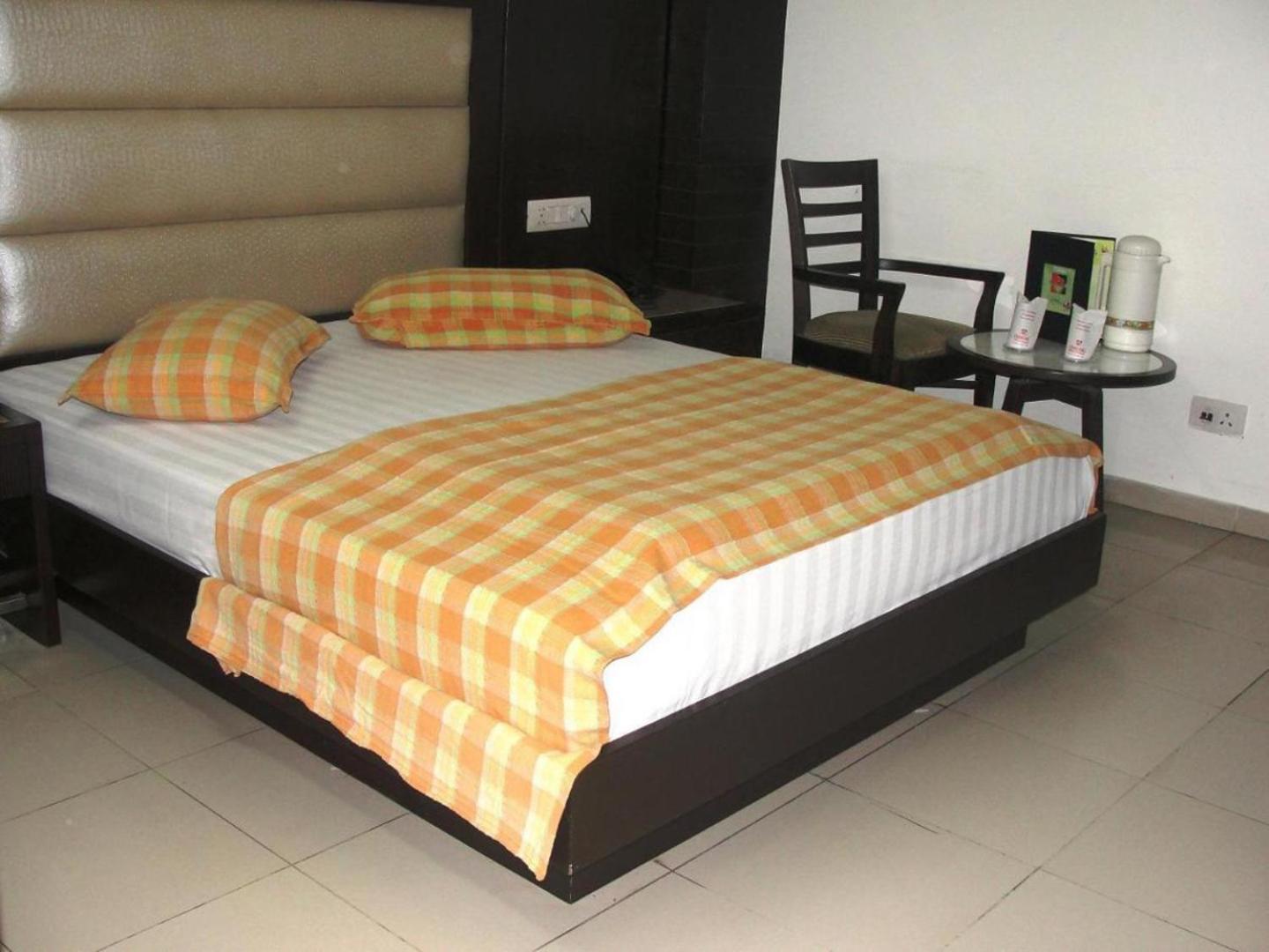 Hotel Chanchal Continental - 02 Mins From New Delhi Railway Station Exterior foto