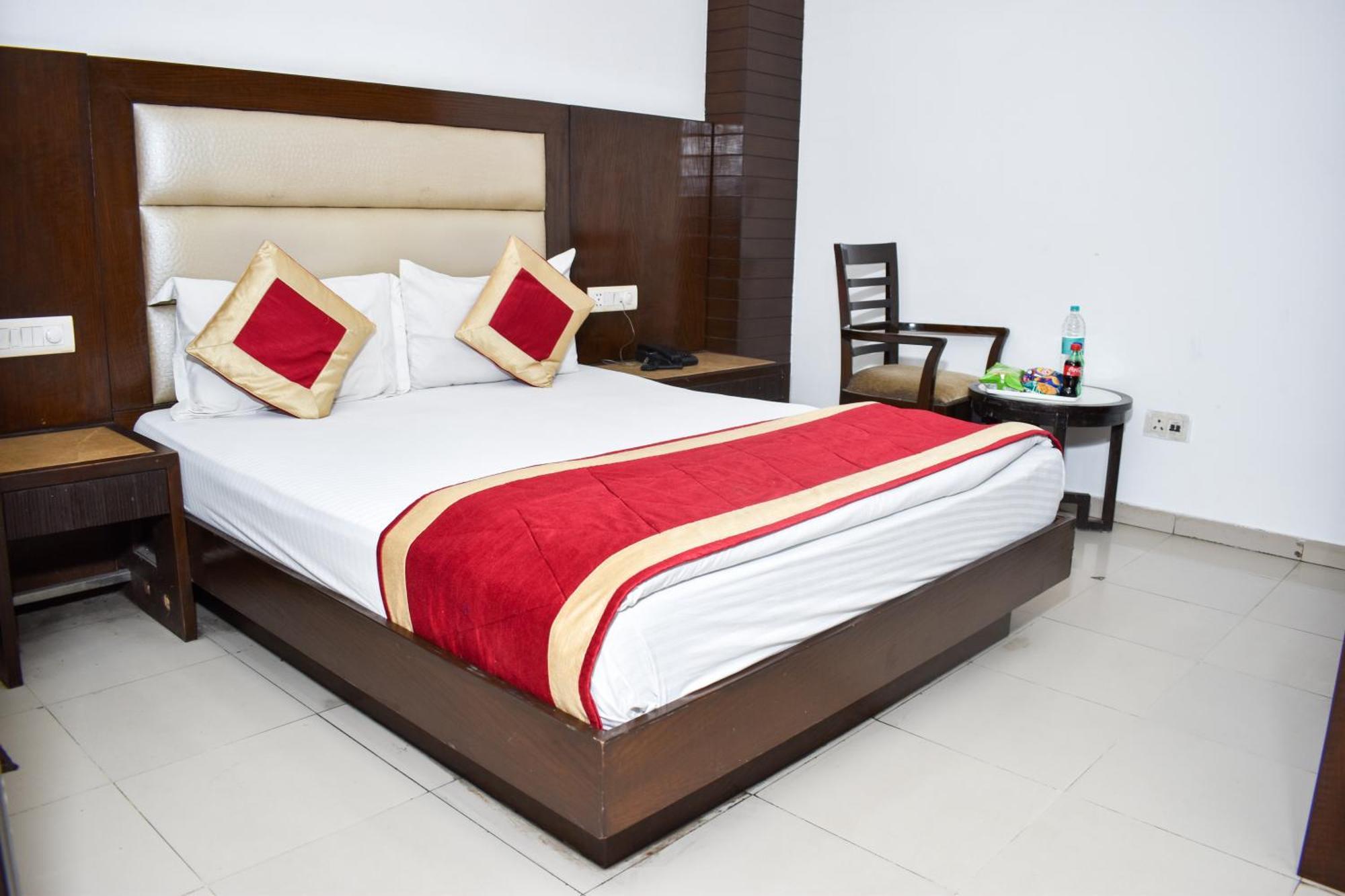 Hotel Chanchal Continental - 02 Mins From New Delhi Railway Station Exterior foto