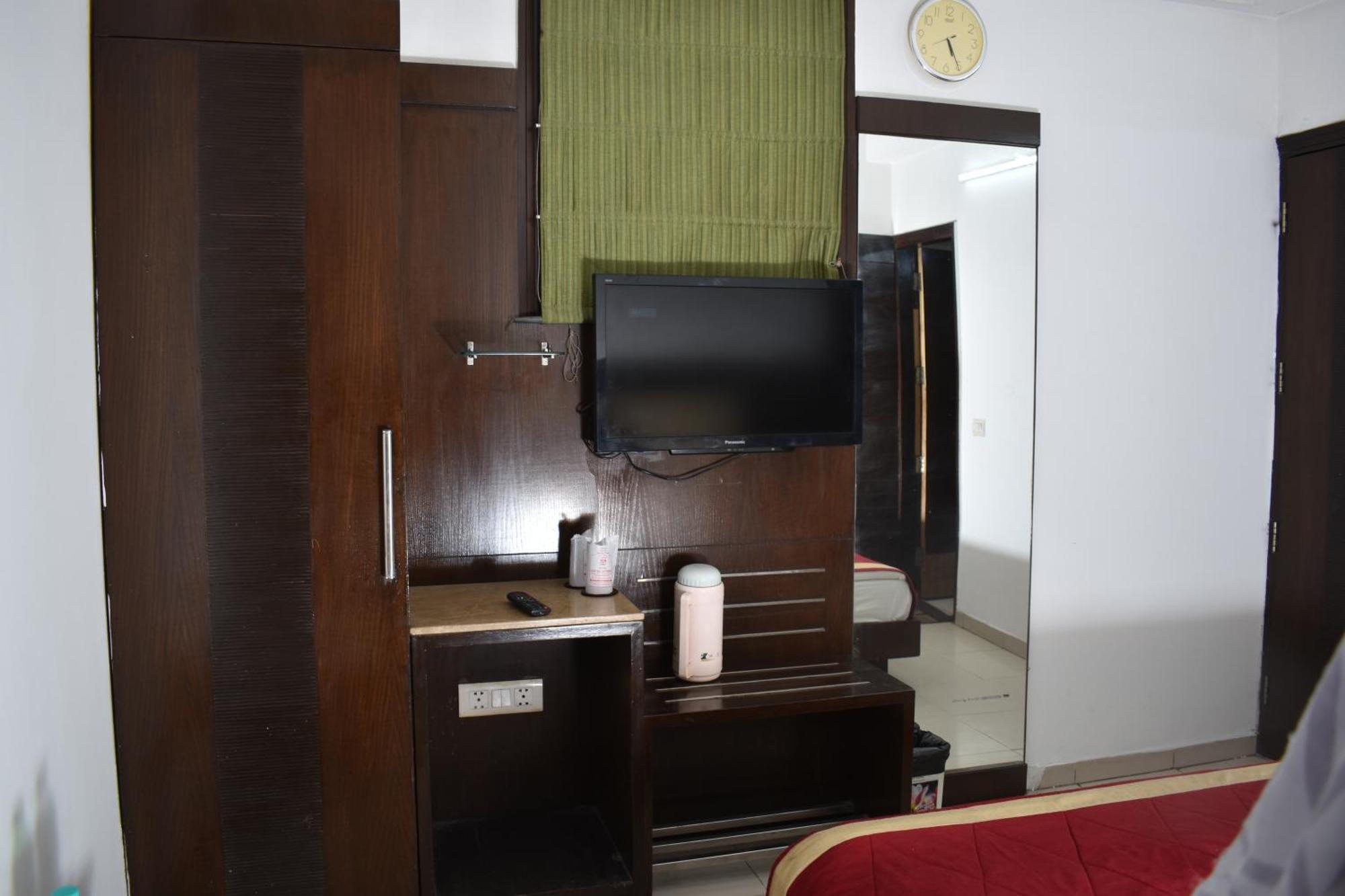 Hotel Chanchal Continental - 02 Mins From New Delhi Railway Station Exterior foto