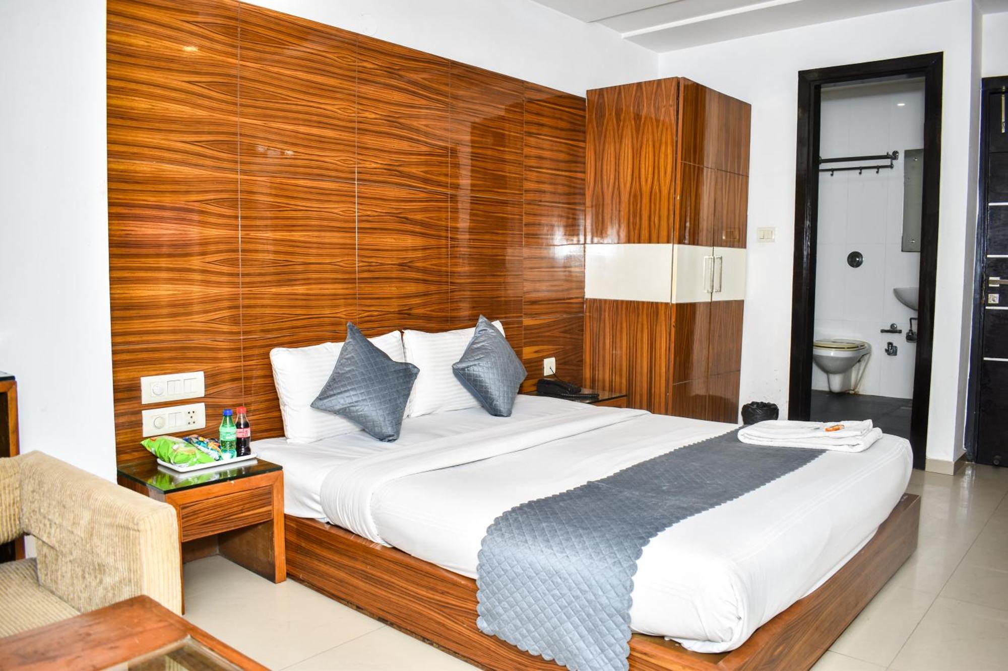 Hotel Chanchal Continental - 02 Mins From New Delhi Railway Station Exterior foto