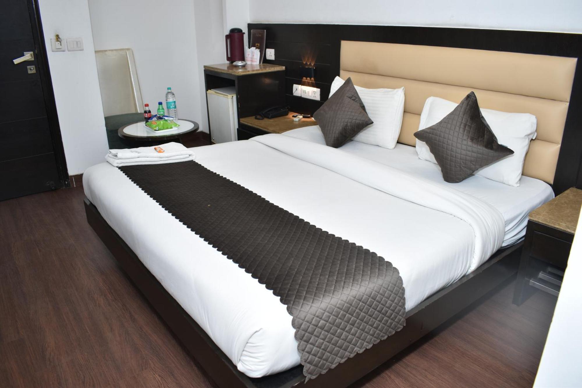 Hotel Chanchal Continental - 02 Mins From New Delhi Railway Station Exterior foto