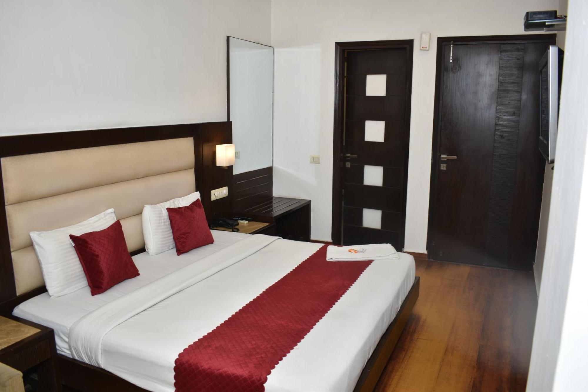 Hotel Chanchal Continental - 02 Mins From New Delhi Railway Station Exterior foto